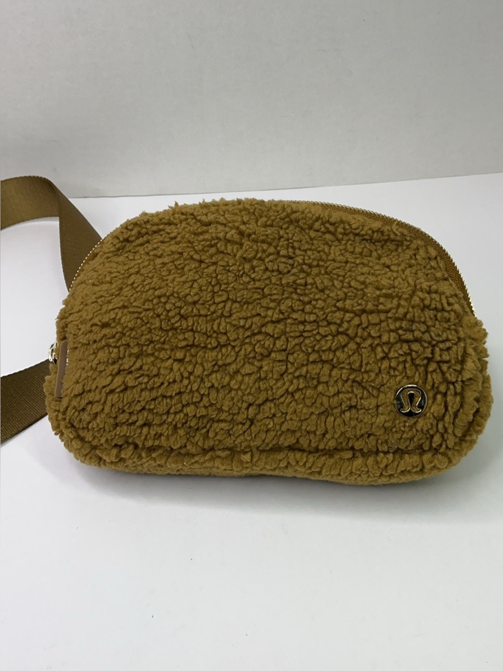 Lululemon Everywhere Fleece Belt Bag Brown.